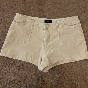 corduroy low waisted short shorts
